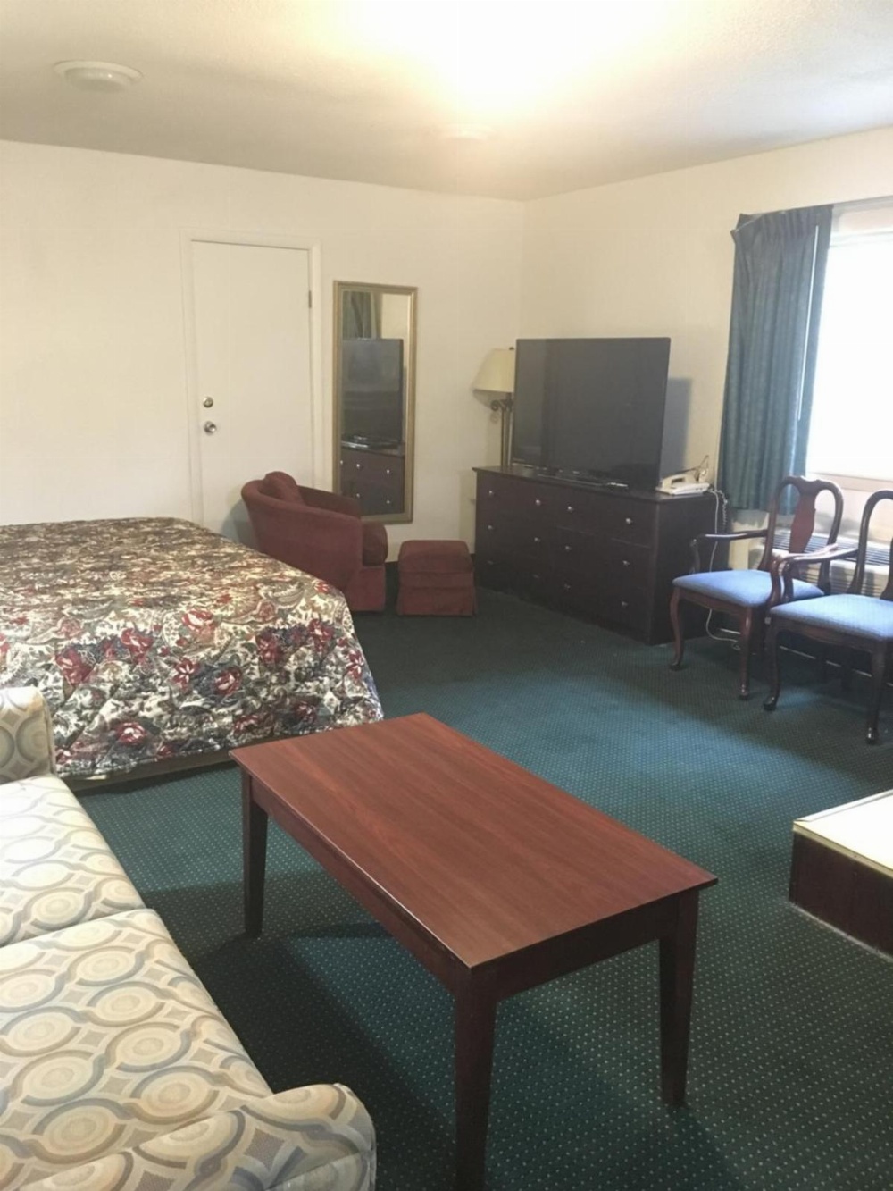 Rapids Inn And Suites