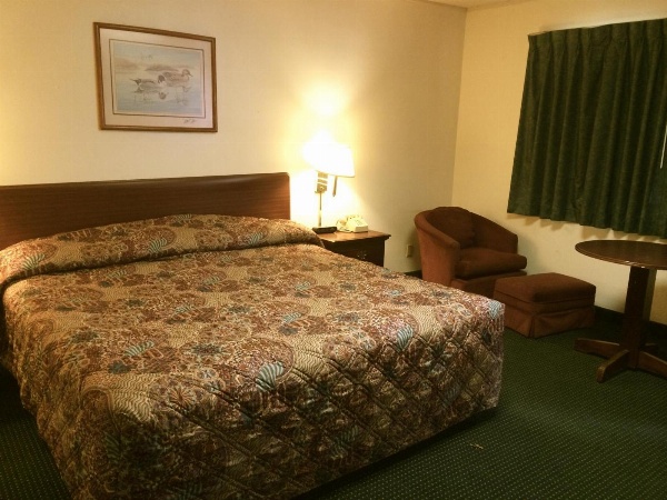 Rapids Inn And Suites image 13