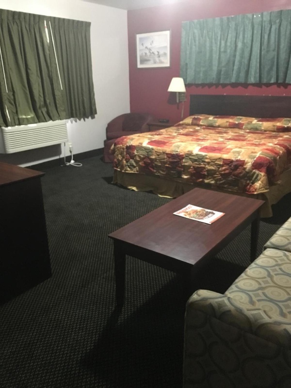 Rapids Inn And Suites image 2