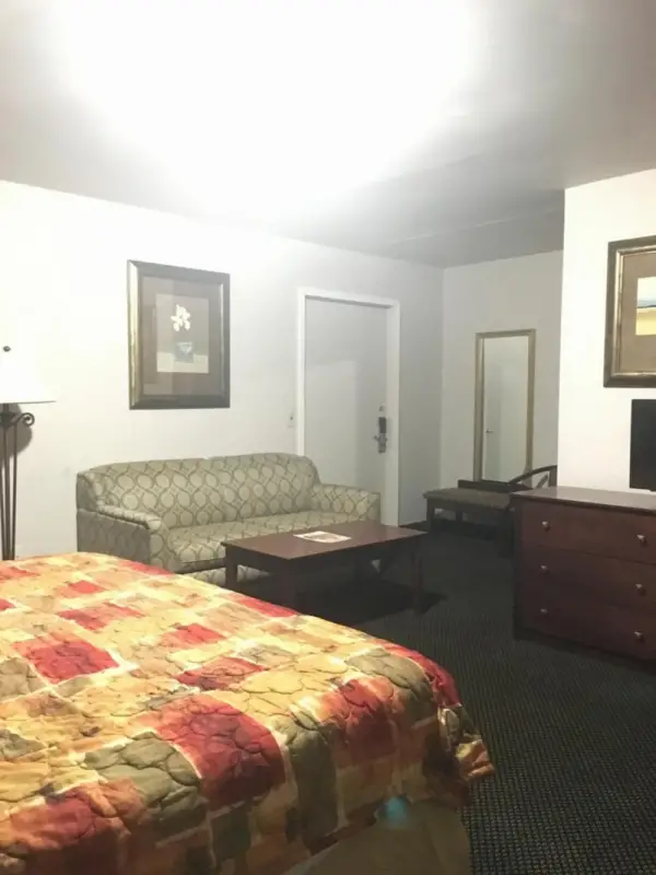 Rapids Inn And Suites Main image