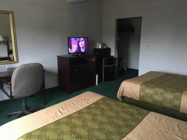 Rapids Inn And Suites 4